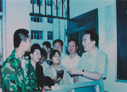 时任河南省副省长陈全国来我们视察_副本.jpg